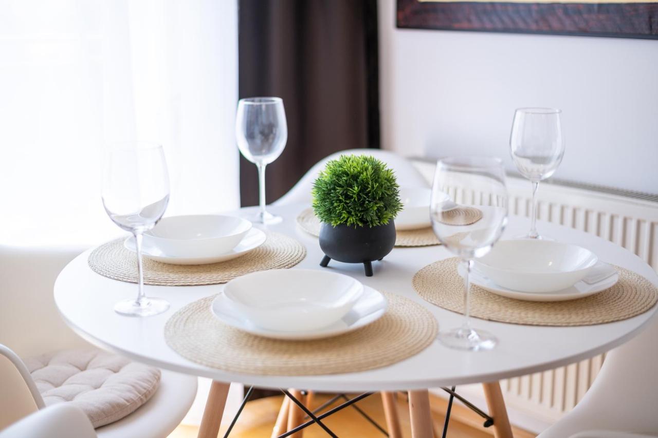 Appartamento Business And Travel Lounge With Private Parking Timisoara Esterno foto